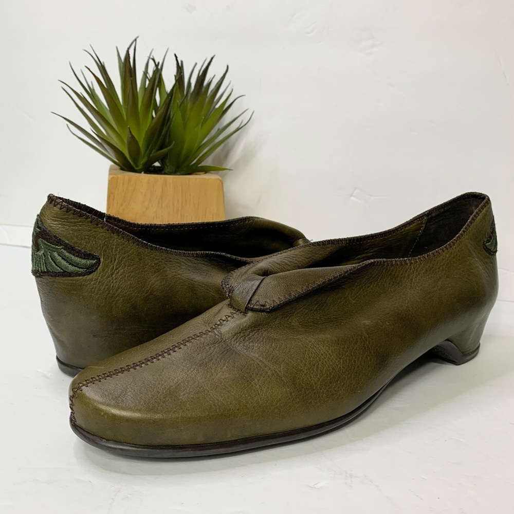 Hispanitas Women’s Green Slip on Leather Loafers size 41